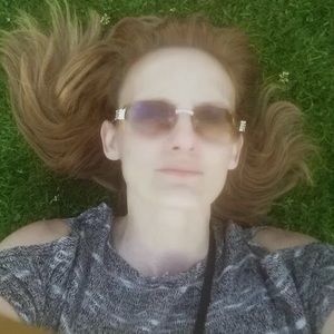 Meet your Posher, Stacy